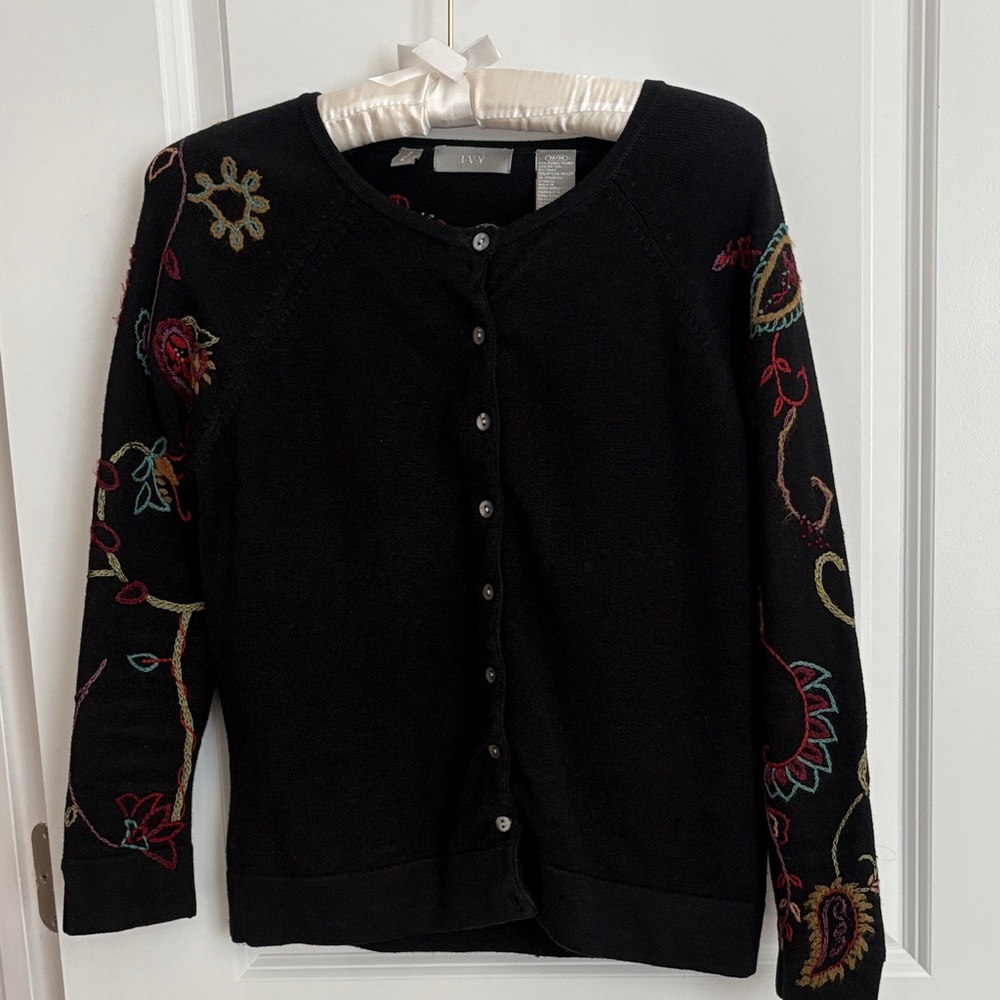 Stylish Black Cardigan with Floral Embroidery